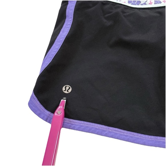 Lululemon Women Size 8 Groovy Run Shorts Black Quilt Summer13 5 Power Purple - Picture 8 of 13